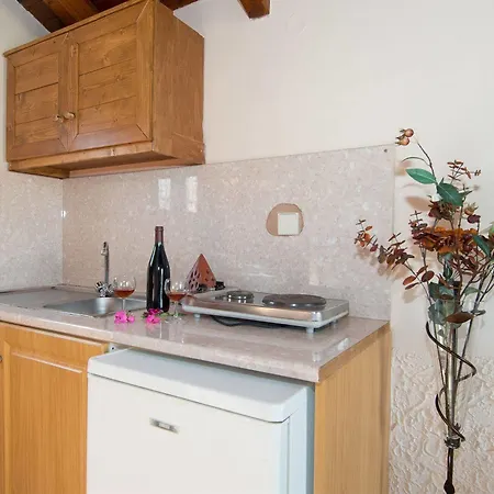 Lofos Apartament Keri